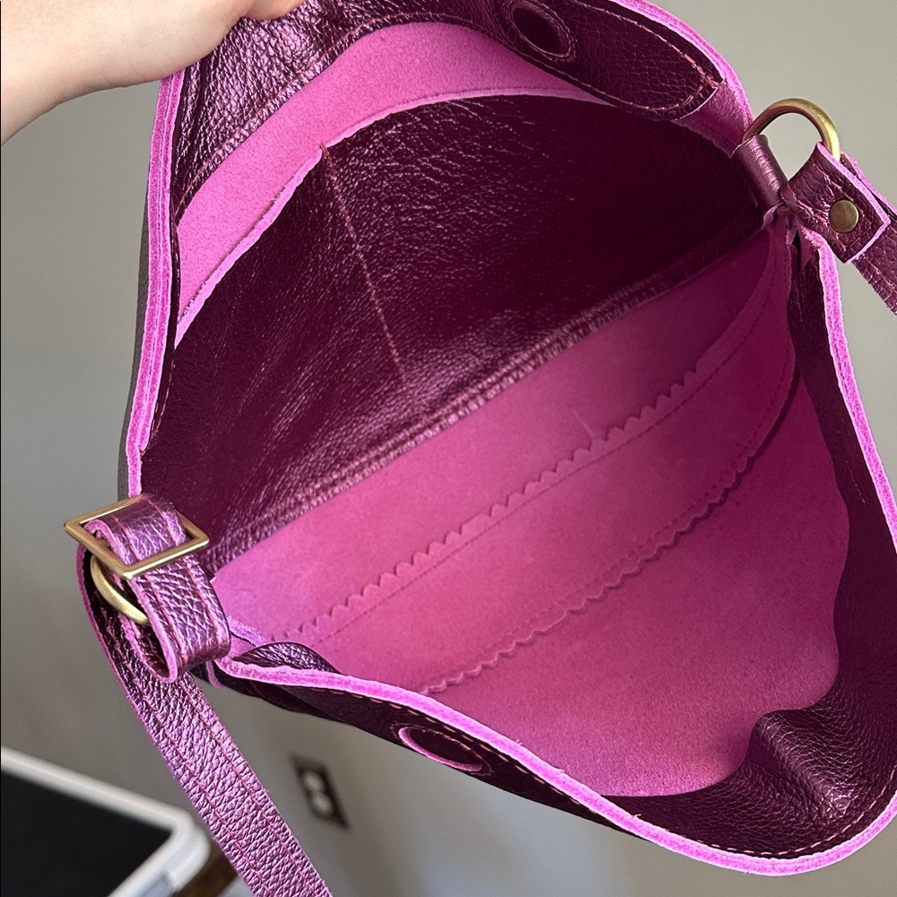 Portland Leather Metallic Plum Crossbody Bag with Hot Pink Trim - Picture 7 of 7